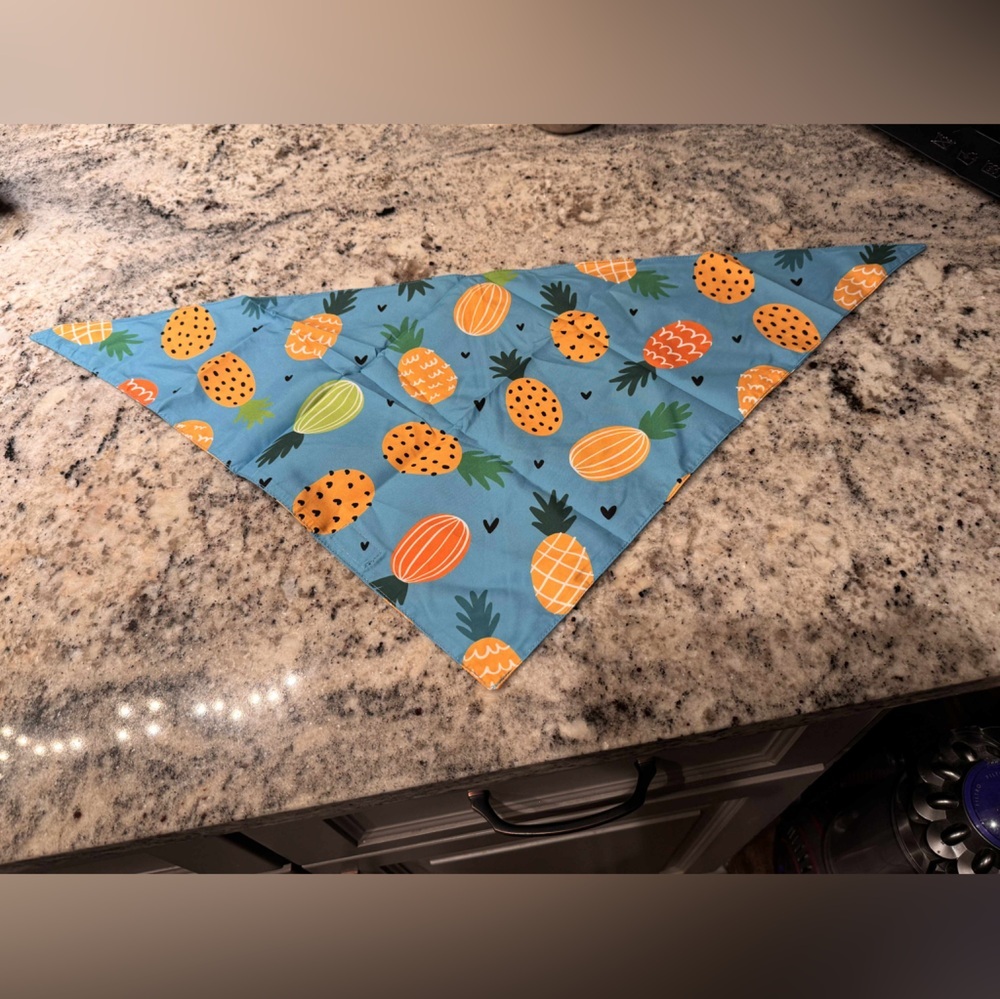NEW Set of 2 Pineapple & peach Print Dog Bandanas XL - Picture 3 of 12